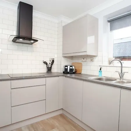 County House Mews Apartment *